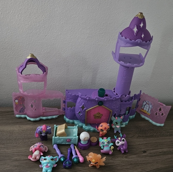 magic mixies Other - Magic mixies mixlings magic castle playset with various mixlings